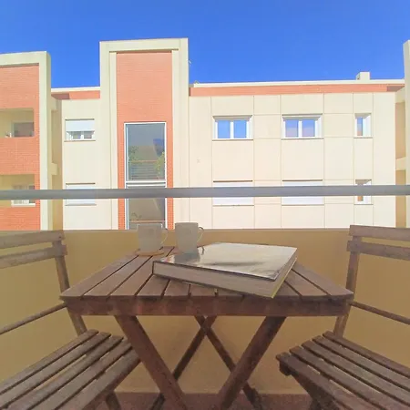 River Beach Apartment *
