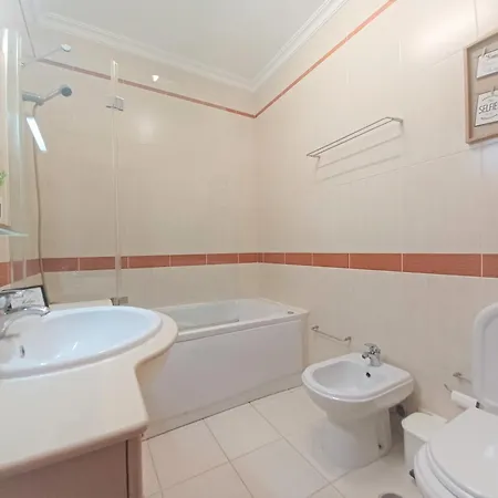 River Beach 波尔蒂芒