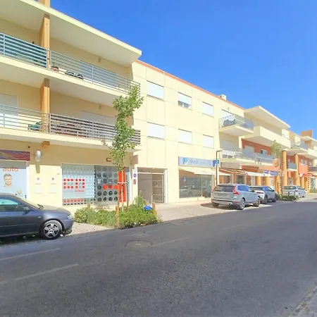 River Beach 波尔蒂芒