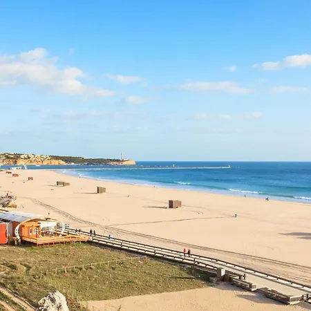 River Beach 波尔蒂芒