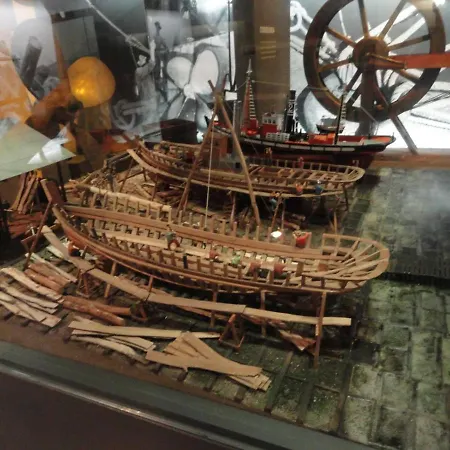 River Beach 公寓 *